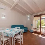 Дом отдыха Celeste House With Pool - Happy