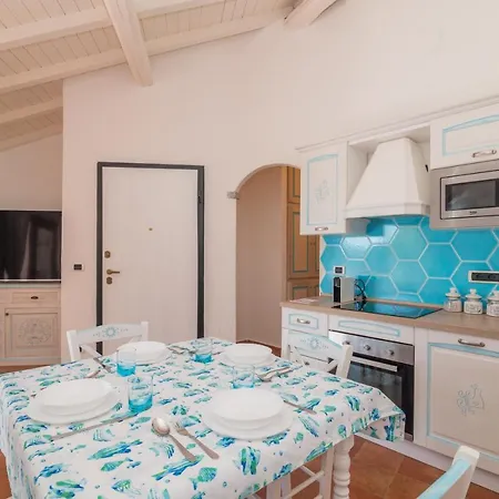 Vakantiehuis Celeste House With Pool - Happy