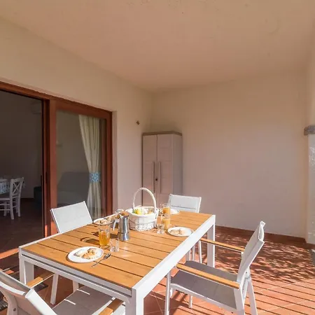 Celeste House With Pool - Happy Holiday home
