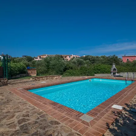 Celeste House With Pool - Happy Holiday home