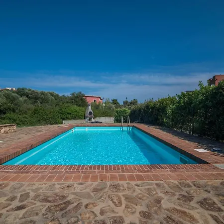 Celeste House With Pool - Happy بيت للعطل أولبيا