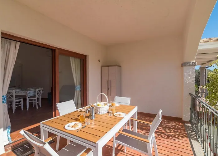 Celeste House With Pool - Happy Будинок відпочинку