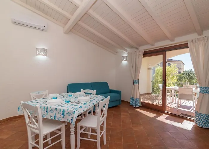 Будинок відпочинку Celeste House With Pool - Happy