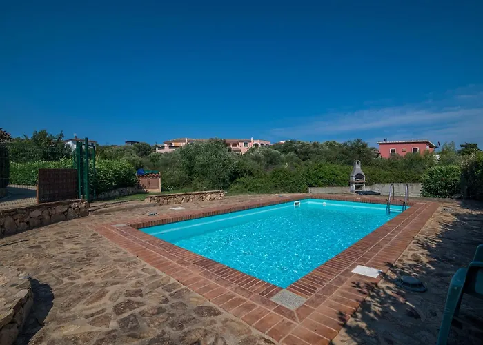 Celeste House With Pool - Happy Будинок відпочинку